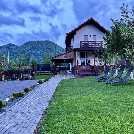 Casa De Sub Hora Villa Zarnesti Ngoại thất bức ảnh