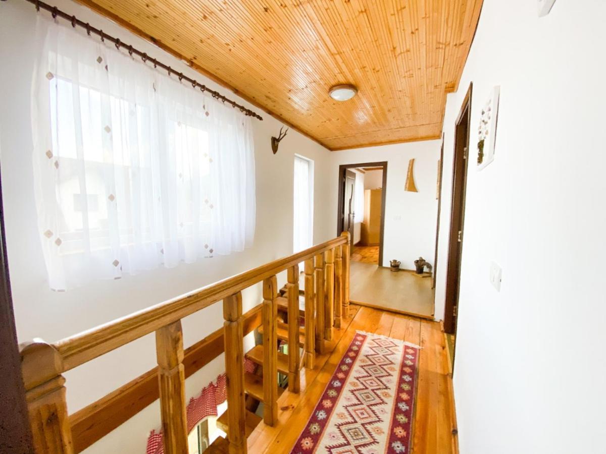 Casa De Sub Hora Villa Zarnesti Ngoại thất bức ảnh