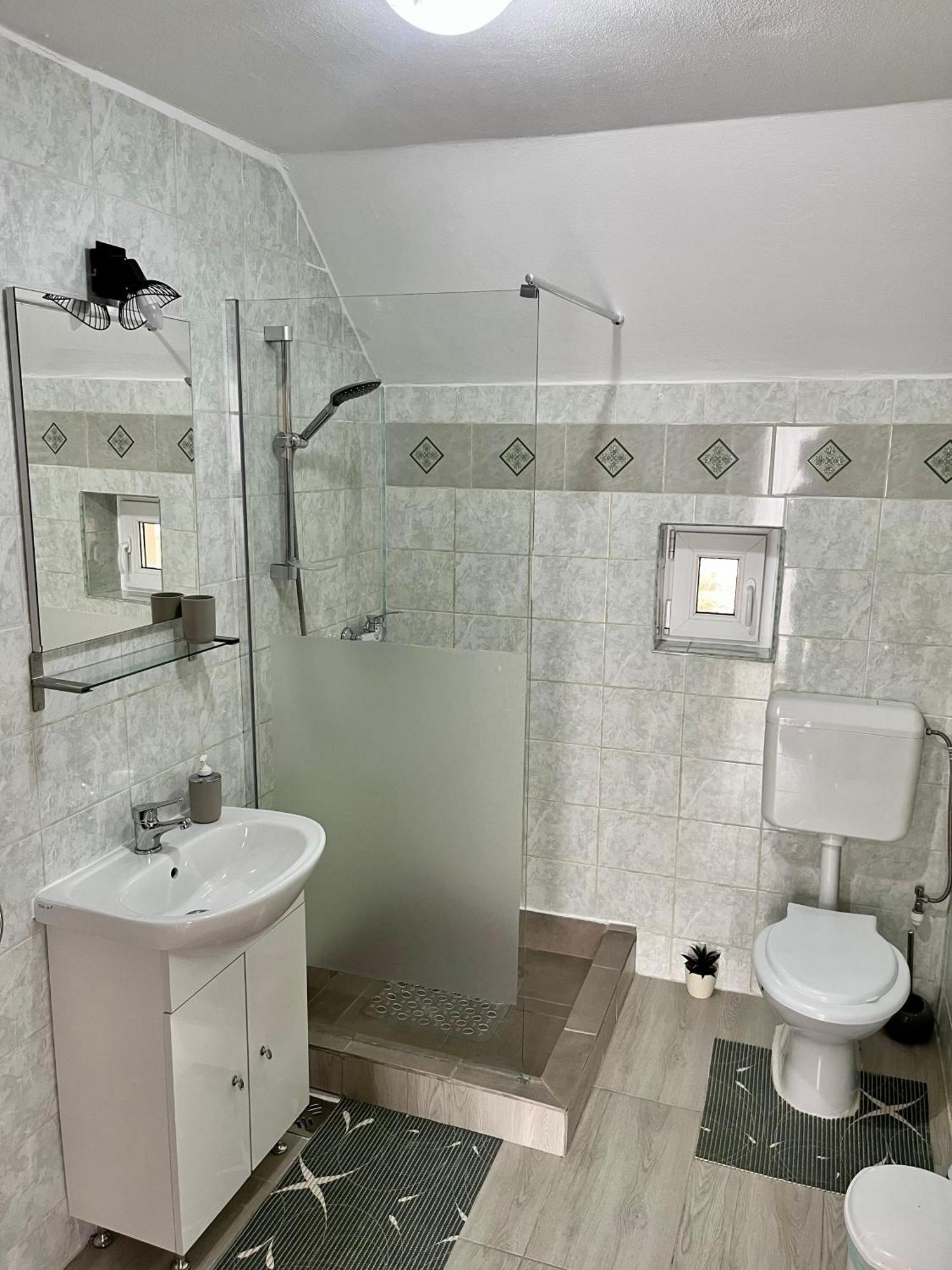 Casa De Sub Hora Villa Zarnesti Ngoại thất bức ảnh